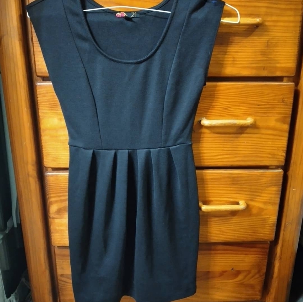 Clothes - Picture 2 of 3
